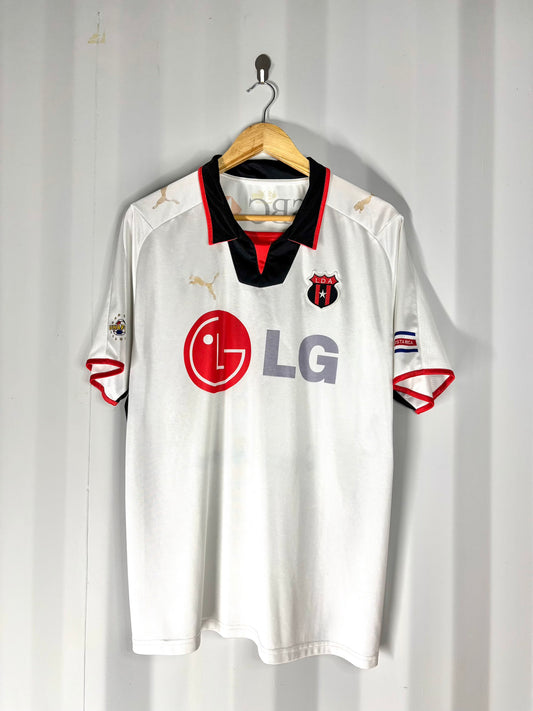 Camiseta de visitante Liga Deportiva Alajuelense temporada 2008.