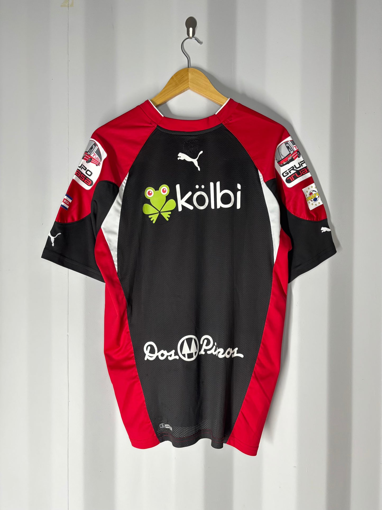 Camiseta local Alajuelense 2011. Espalda.