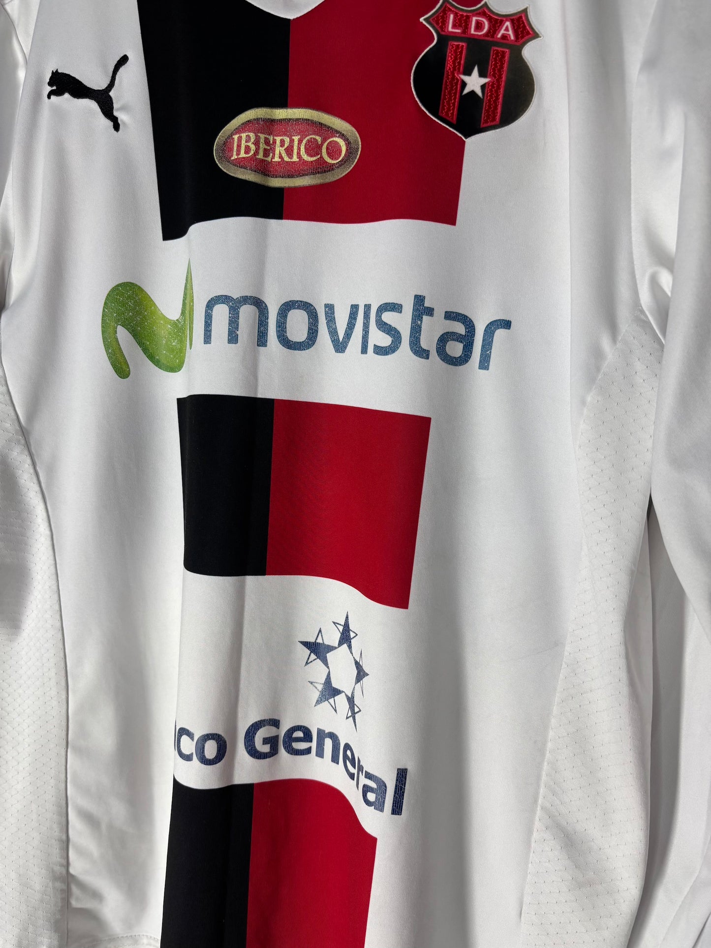 Alajuelense 2015 camiseta de visita Puma front.