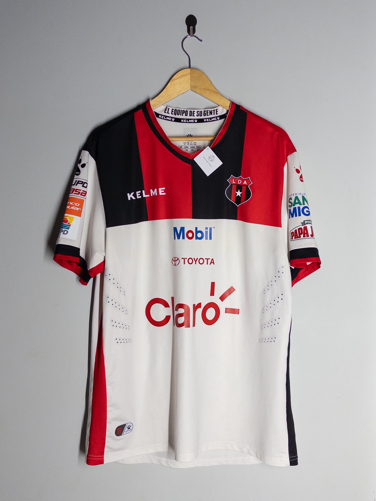 Frente de la camiseta de visita de Alajuelense Kelme 2018 original