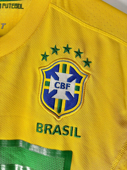 Camiseta local Brasil Neymar 2011 escudo