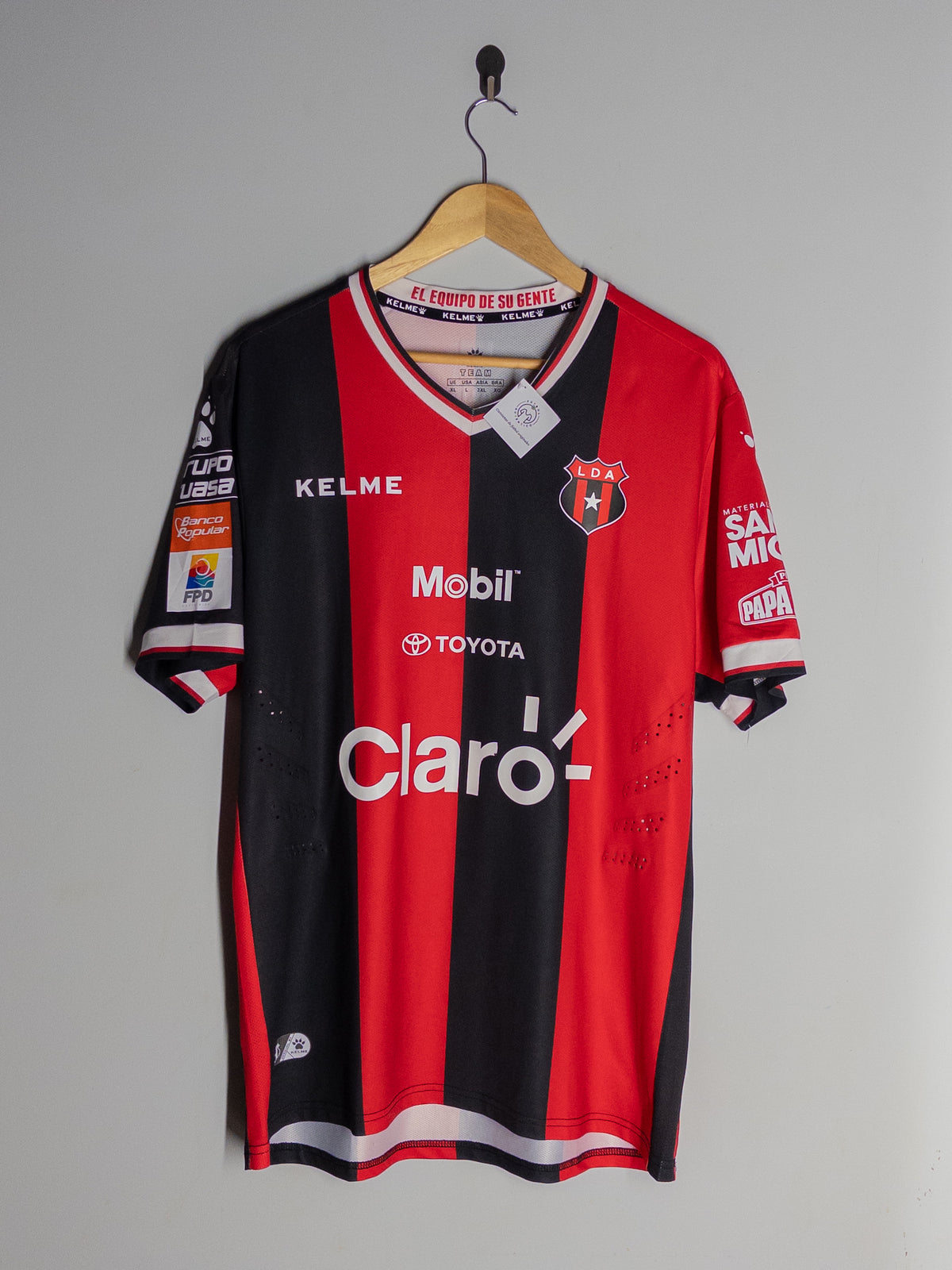 Camiseta local de Alajuelense Kelme 2018 original con el dorsal de McDonald