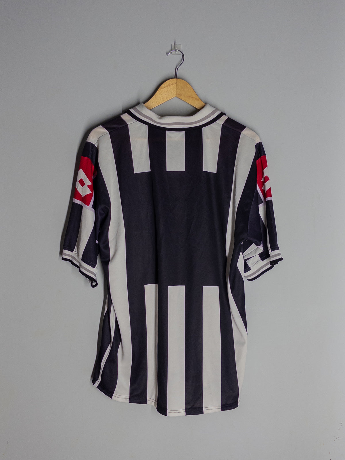 Camiseta de local de la Juventus Lotto 2001 versión mexicana original back