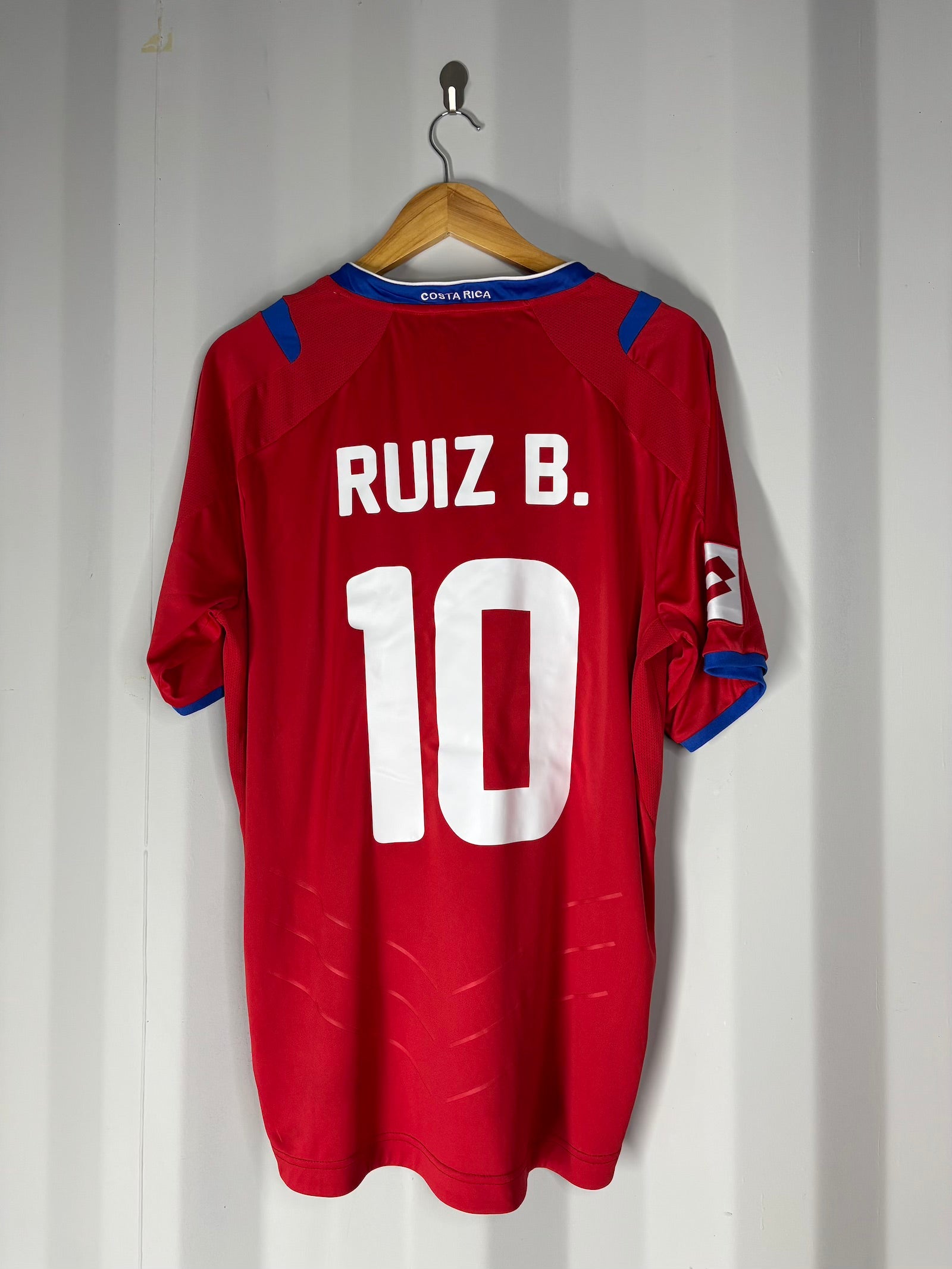 Camiseta de la Selección de Costa Rica marca Lotto con el dorsal de Bryan Ruiz