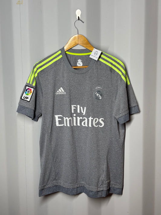 Camiseta visitante original del Real Madrid temporada 2015 Adidas