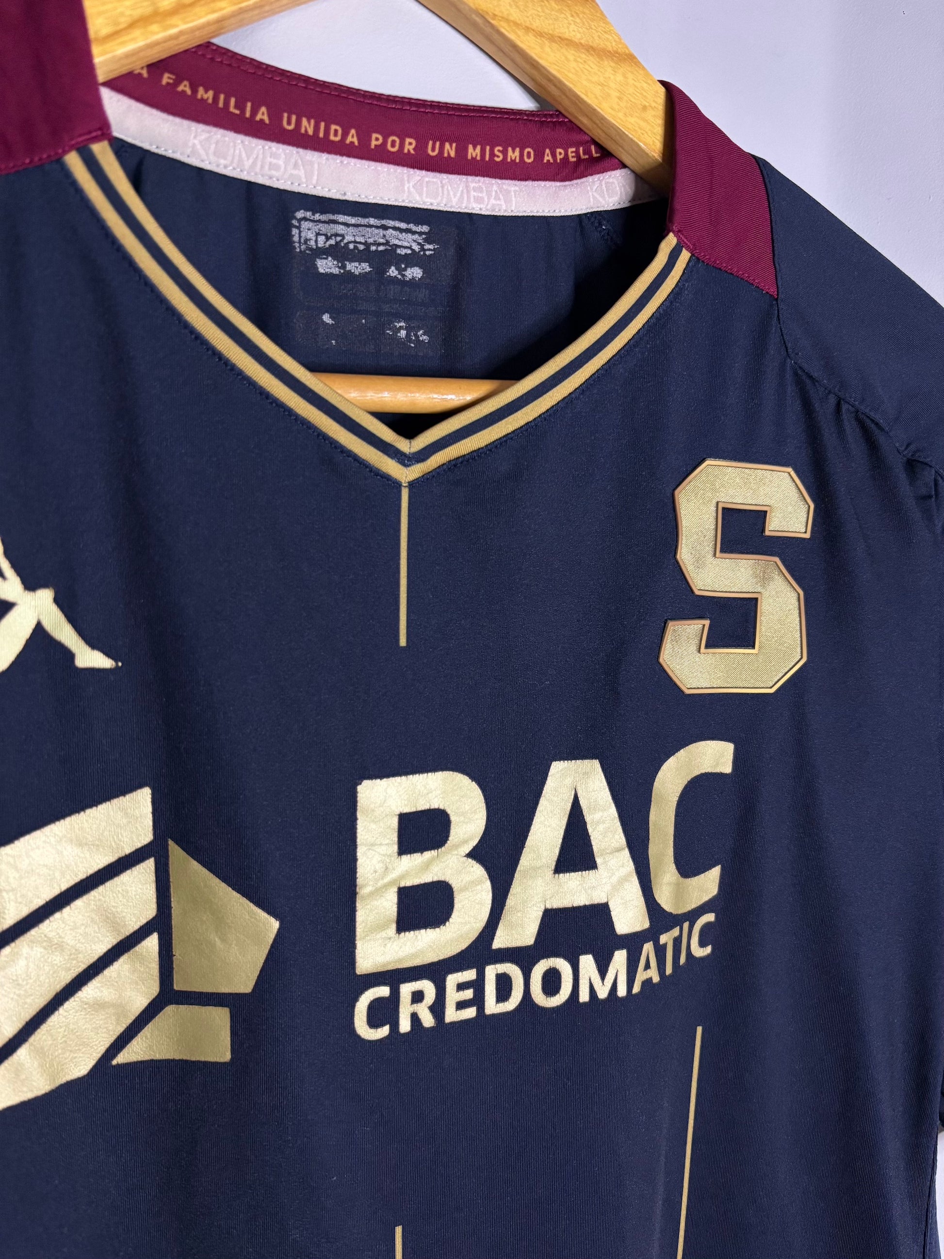 Tercer uniforme Saprissa 2020 details.